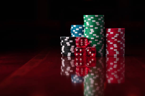 77dd77 লাইভ স্টুডিও যেখানে ডিলার Teen Patti ডেল করছে